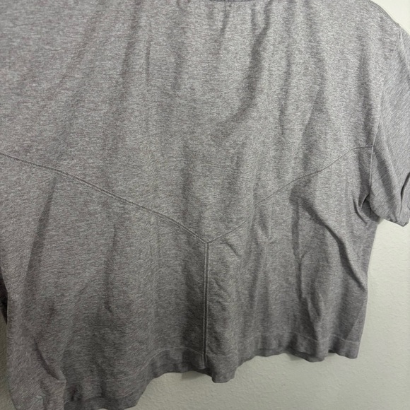 All in Motion Gray Crop Top Athletic Athleisure Running Work Out Sz XL Boxy Fit - Picture 4 of 7